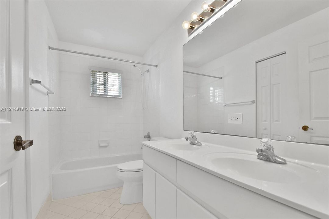 Недавно арендовано: $4,200 (4 спален, 2 ванн, 2240 Квадратных фут)