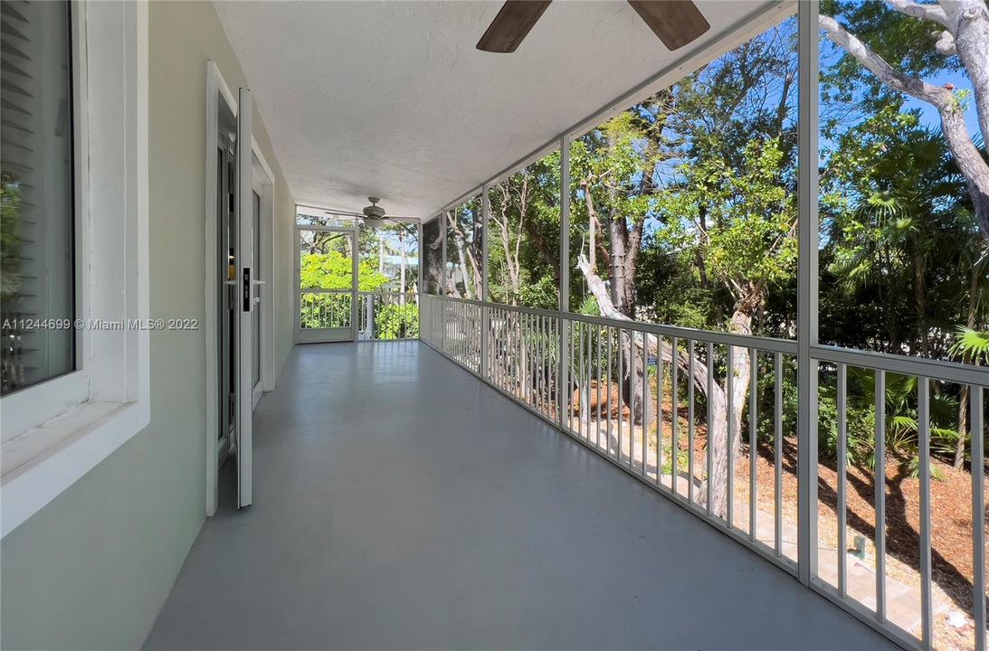 Recently Sold: $975,000 (3 beds, 3 baths, 0 Square Feet)