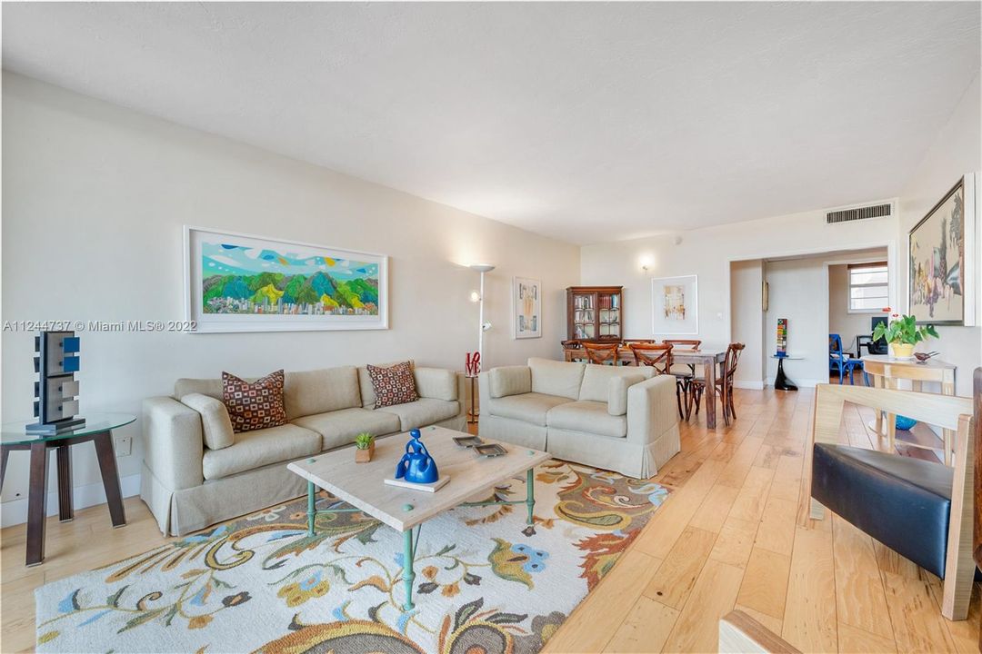 Recently Sold: $685,000 (2 beds, 2 baths, 1510 Square Feet)