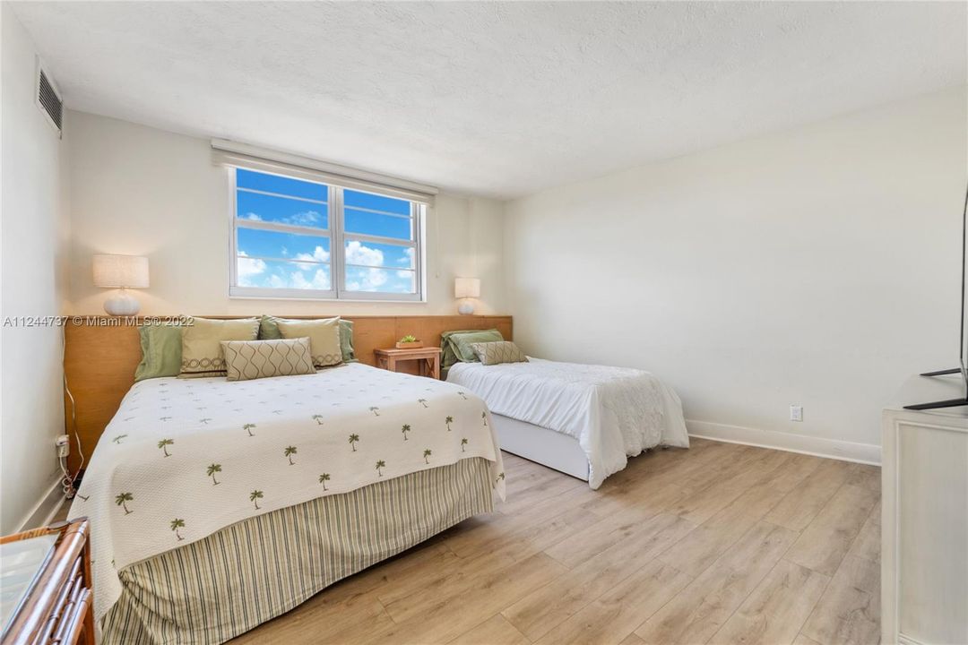 Recently Sold: $685,000 (2 beds, 2 baths, 1510 Square Feet)