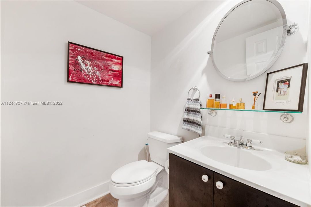 Recently Sold: $685,000 (2 beds, 2 baths, 1510 Square Feet)