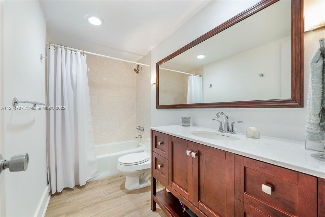 Recently Sold: $685,000 (2 beds, 2 baths, 1510 Square Feet)