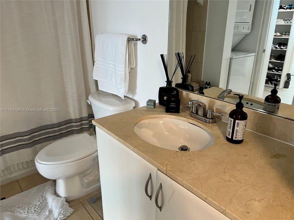 Recently Rented: $2,990 (1 beds, 1 baths, 821 Square Feet)
