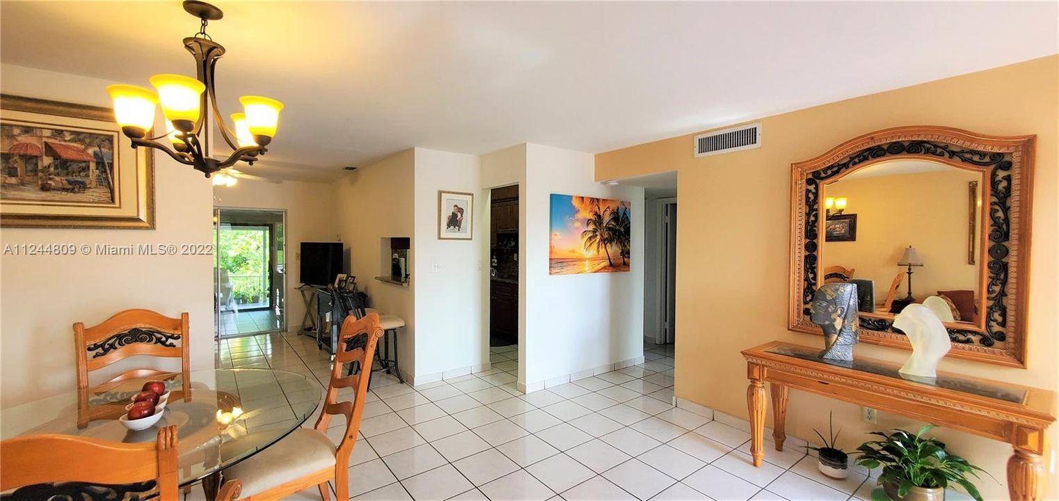 Living/dining room