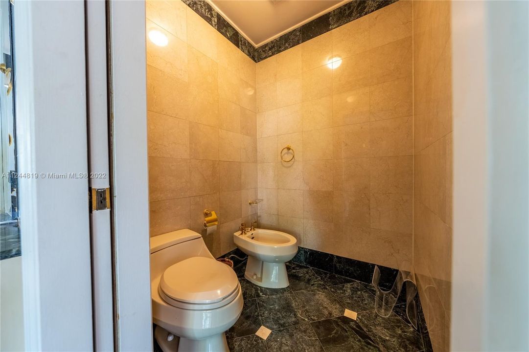 最近租的: $24,900 (4 贝兹, 3 浴室, 4387 平方英尺)