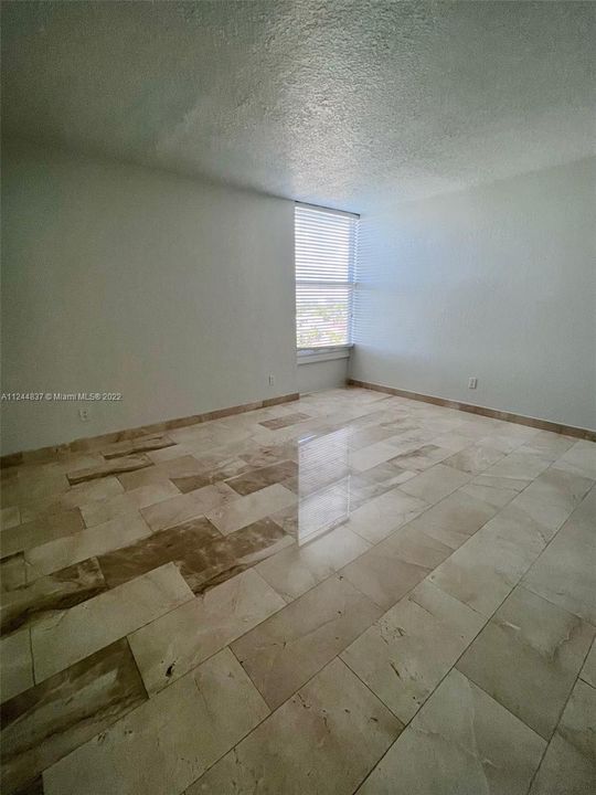 Recently Rented: $2,800 (2 beds, 2 baths, 963 Square Feet)