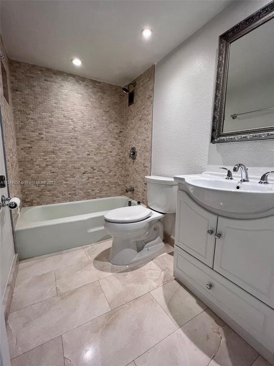 最近租的: $2,800 (2 贝兹, 2 浴室, 963 平方英尺)