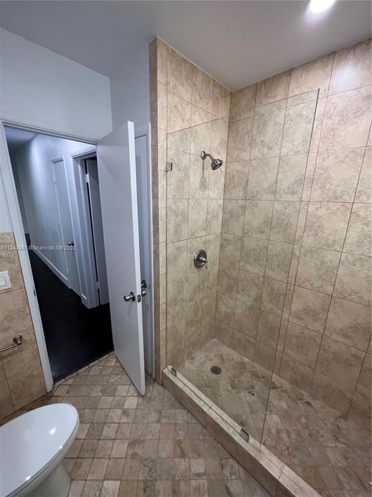 最近租的: $2,900 (2 贝兹, 1 浴室, 1200 平方英尺)