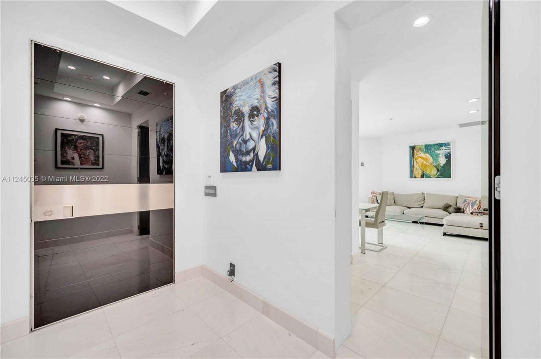 Vendido Recientemente: $2,125,000 (4 camas, 4 baños, 4361 Pies cuadrados)