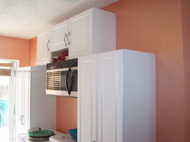 Vendido Recientemente: $317,000 (3 camas, 2 baños, 1140 Pies cuadrados)