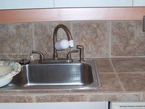 Vendido Recientemente: $317,000 (3 camas, 2 baños, 1140 Pies cuadrados)