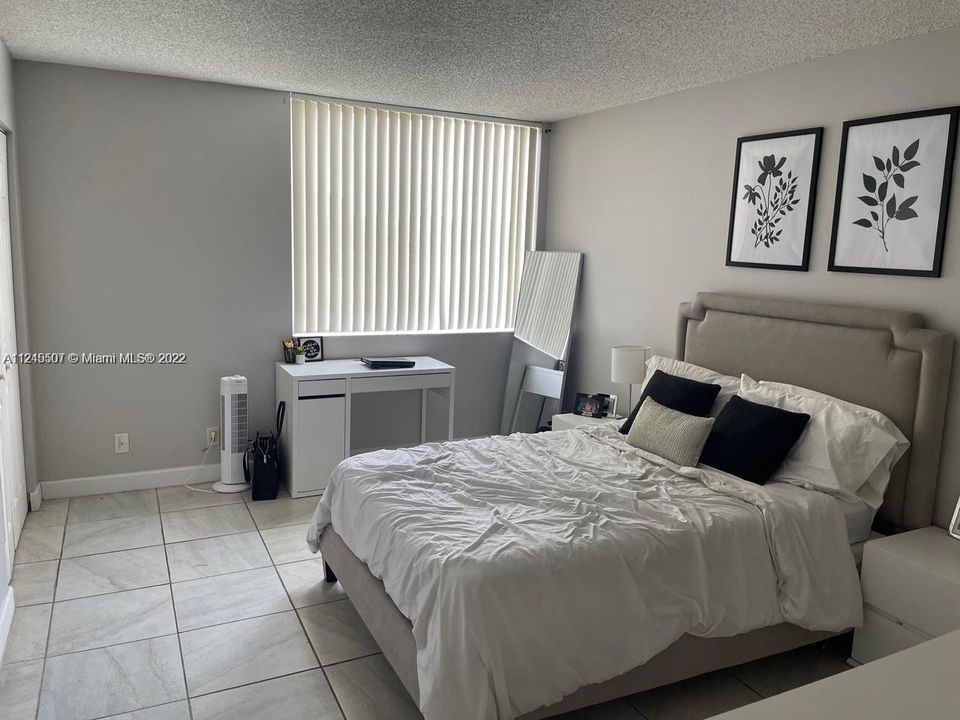 Recently Rented: $1,700 (1 beds, 1 baths, 734 Square Feet)