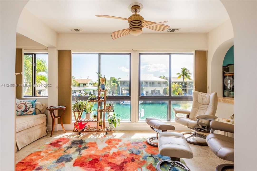 Recently Sold: $1,249,000 (2 beds, 3 baths, 1540 Square Feet)