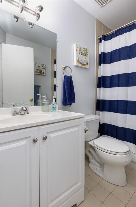 Недавно продано: $365,000 (2 спален, 2 ванн, 1062 Квадратных фут)