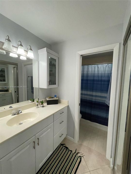 Недавно продано: $365,000 (2 спален, 2 ванн, 1062 Квадратных фут)