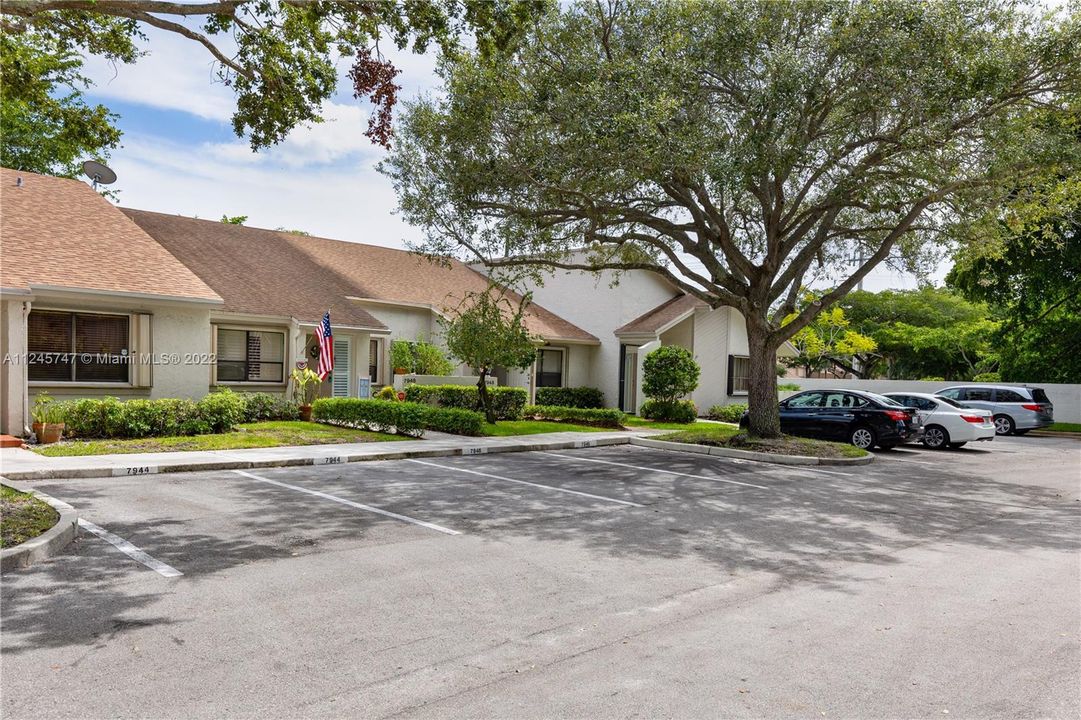 Недавно продано: $365,000 (2 спален, 2 ванн, 1062 Квадратных фут)