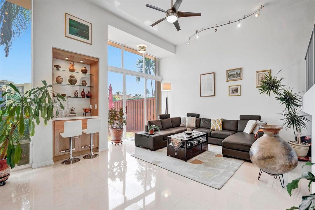 Recently Sold: $950,000 (3 beds, 2 baths, 1880 Square Feet)