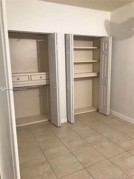 Recently Rented: $2,300 (2 beds, 1 baths, 700 Square Feet)