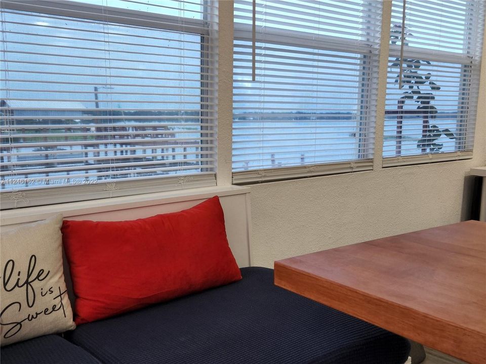 最近售出: $70,000 (1 贝兹, 1 浴室, 960 平方英尺)