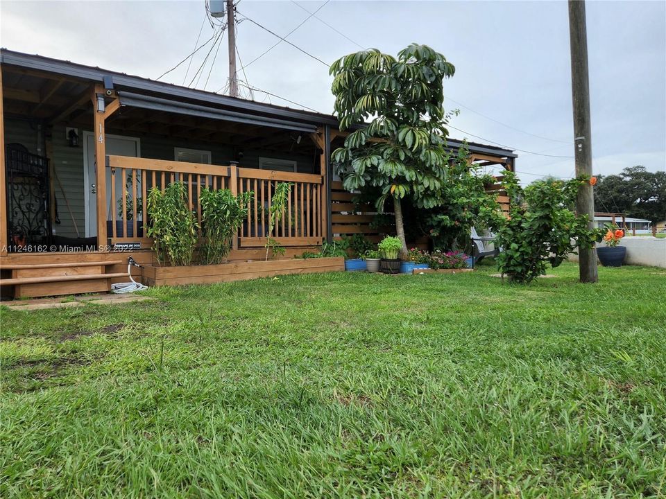 最近售出: $70,000 (1 贝兹, 1 浴室, 960 平方英尺)