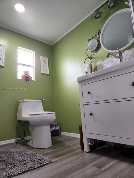 最近售出: $70,000 (1 贝兹, 1 浴室, 960 平方英尺)