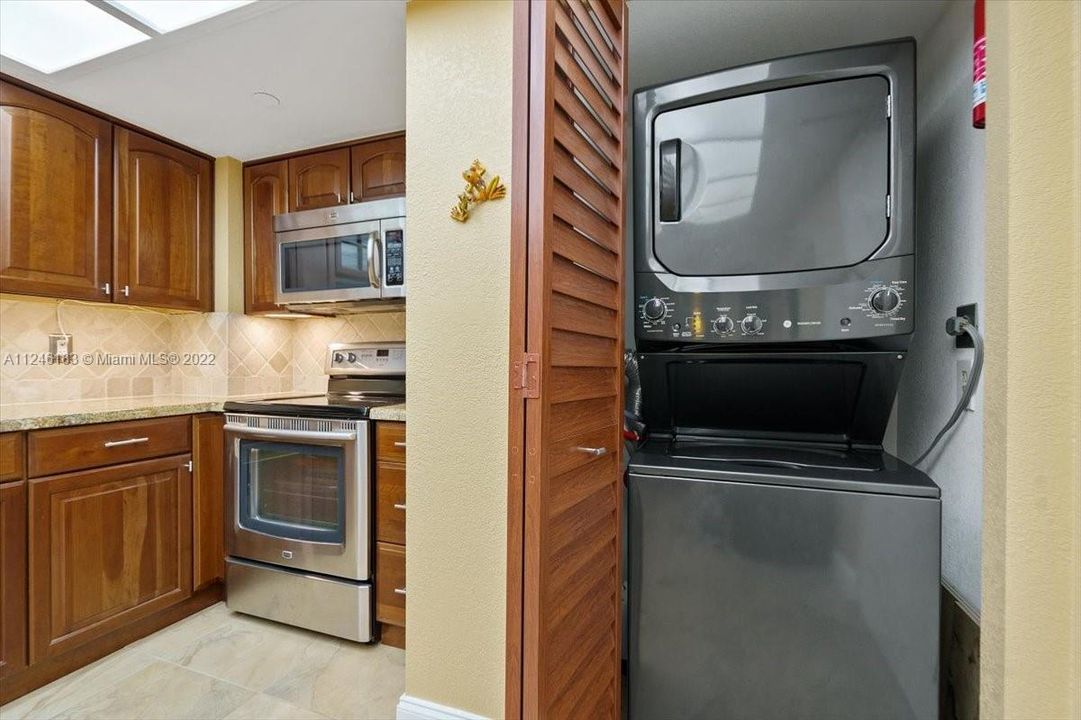 最近租的: $3,350 (2 贝兹, 2 浴室, 1290 平方英尺)