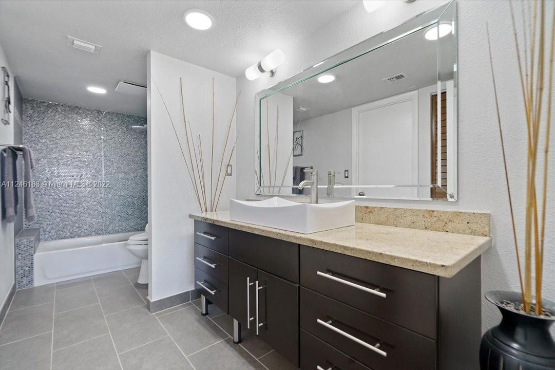 最近租的: $3,350 (2 贝兹, 2 浴室, 1290 平方英尺)