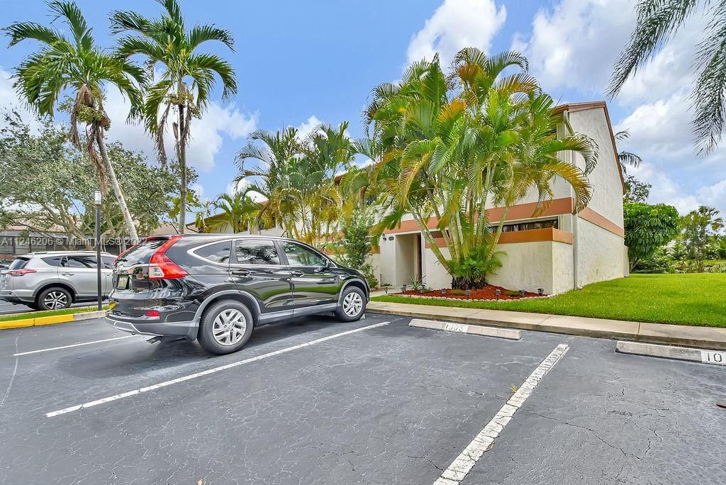 Recently Sold: $369,900 (3 beds, 2 baths, 1328 Square Feet)