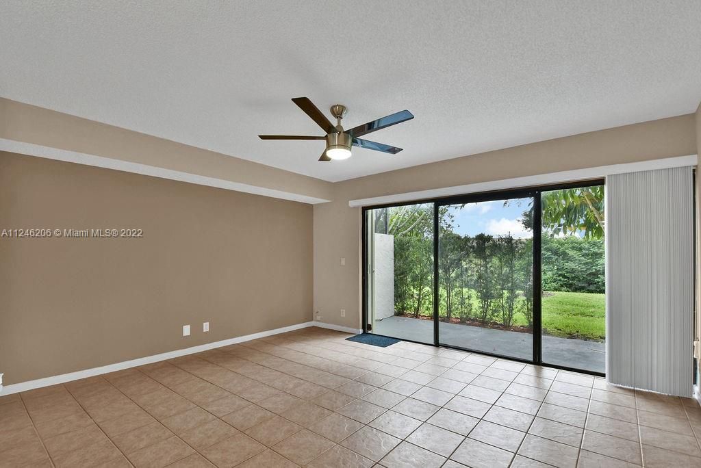 Recently Sold: $369,900 (3 beds, 2 baths, 1328 Square Feet)