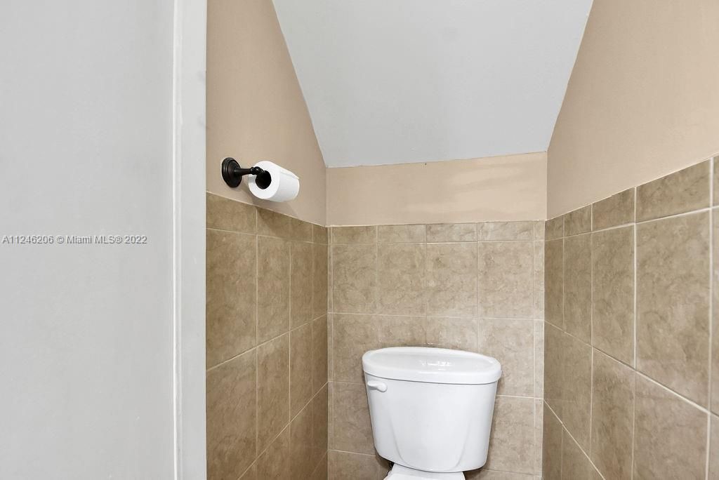 1/2 Bathroom Downstairs