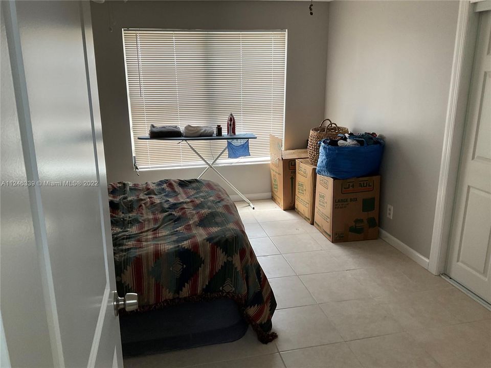 Recently Rented: $2,495 (2 beds, 1 baths, 1600 Square Feet)