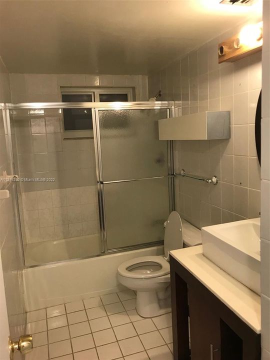最近租的: $2,300 (2 贝兹, 2 浴室, 912 平方英尺)