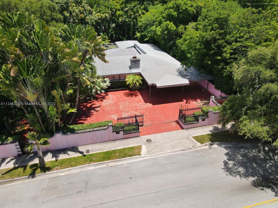 Recently Sold: $2,200,000 (5 beds, 4 baths, 3934 Square Feet)