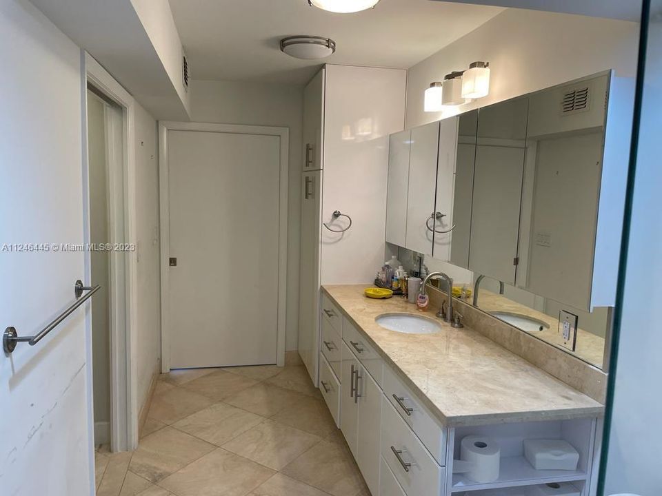 Recently Sold: $1,599,000 (2 beds, 2 baths, 1875 Square Feet)