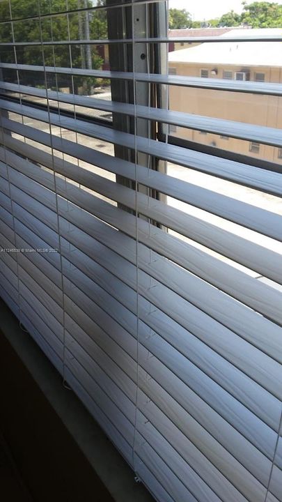 javascript:ManageMediaJS.showDetails(22);