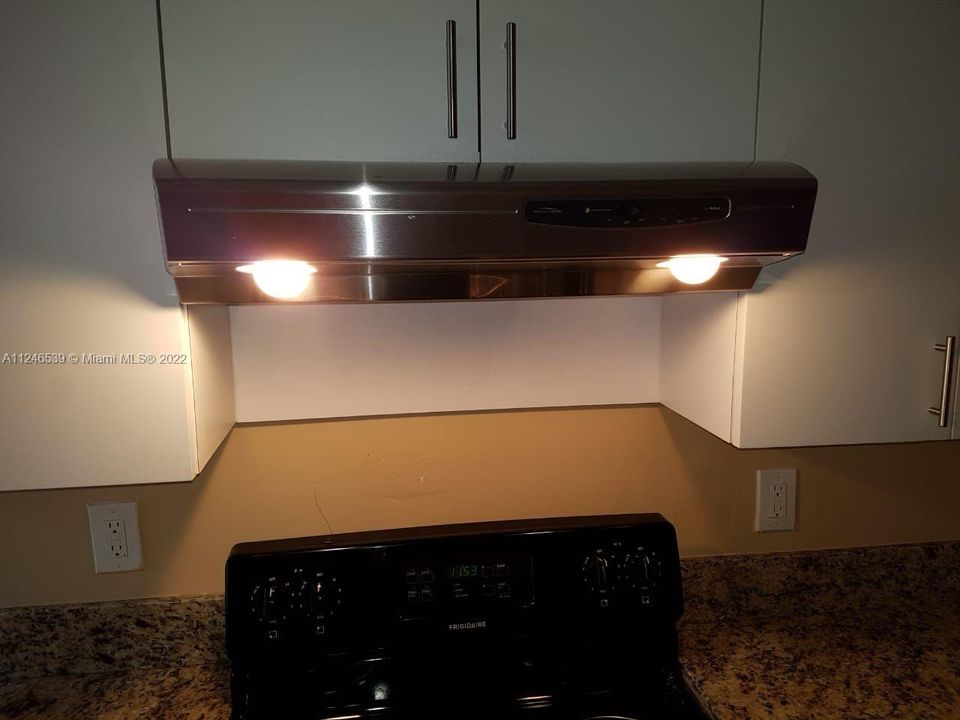 Недавно продано: $159,900 (1 спален, 1 ванн, 779 Квадратных фут)