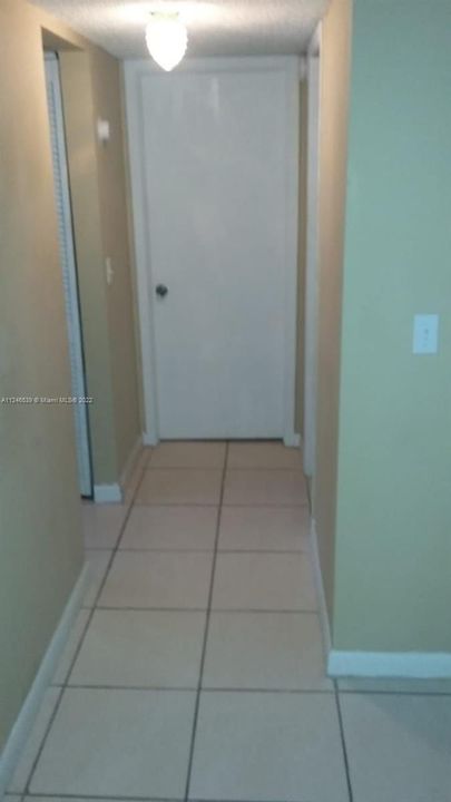 Недавно продано: $159,900 (1 спален, 1 ванн, 779 Квадратных фут)