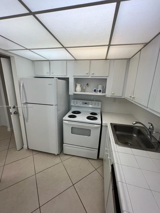 Recently Rented: $1,950 (1 beds, 1 baths, 536 Square Feet)