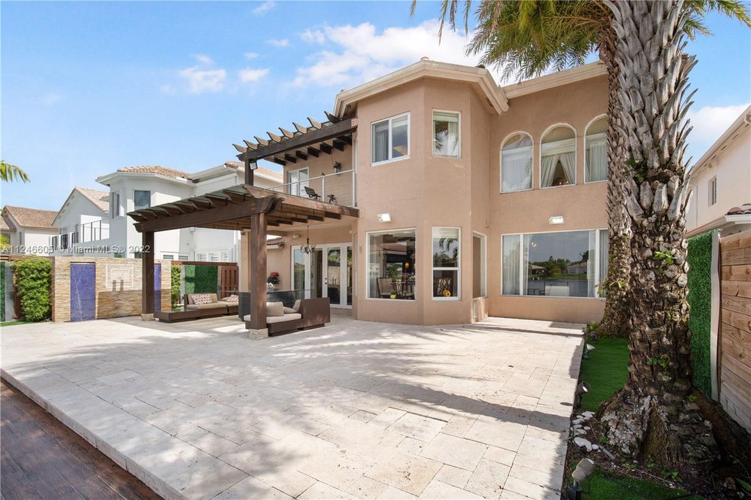 Recently Sold: $1,598,000 (5 beds, 3 baths, 3124 Square Feet)
