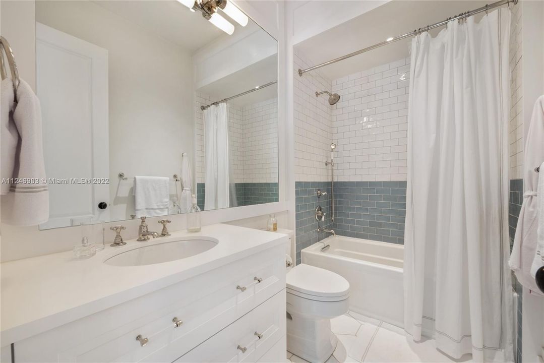 Недавно арендовано: $24,000 (5 спален, 5 ванн, 4344 Квадратных фут)