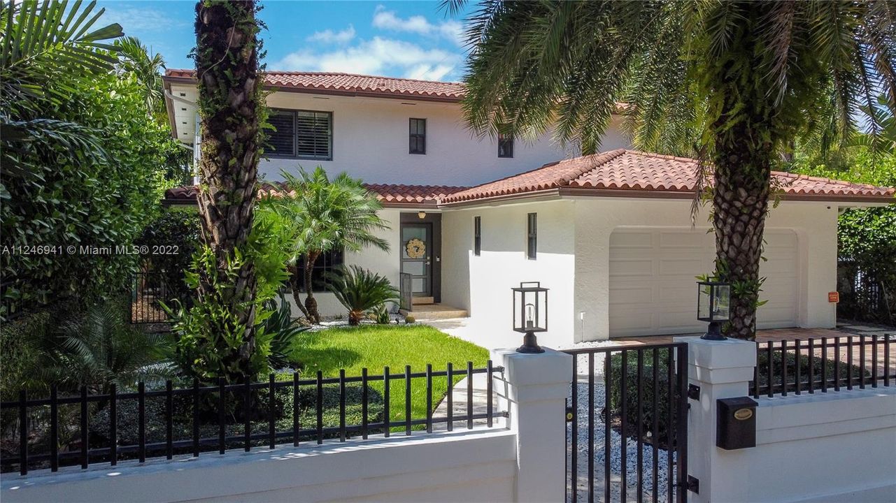 最近租的: $156,000 (4 贝兹, 2 浴室, 2500 平方英尺)