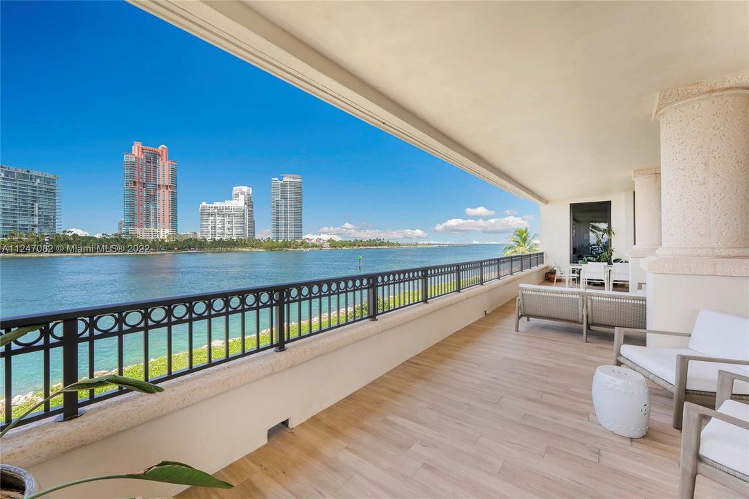 Recently Sold: $16,800,000 (4 beds, 4 baths, 4904 Square Feet)