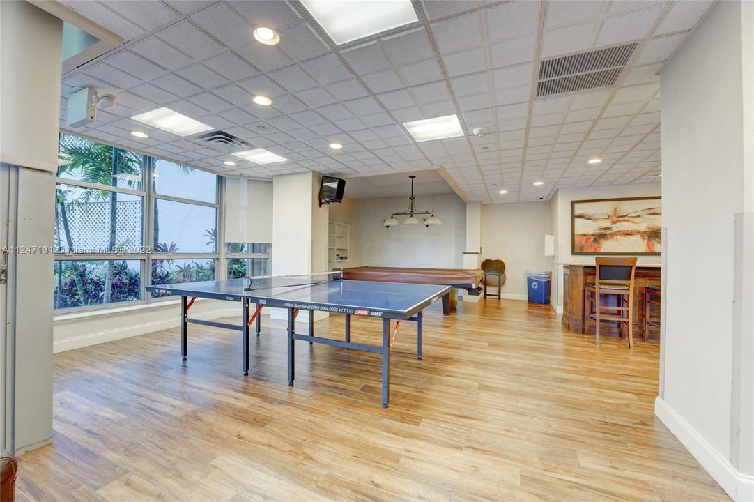 Community room w/ card tables, ping pong