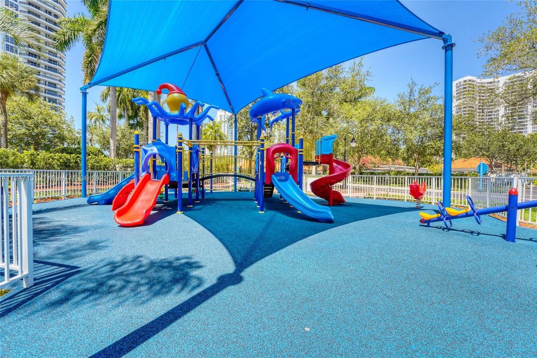 Kids play area w/ great coverage