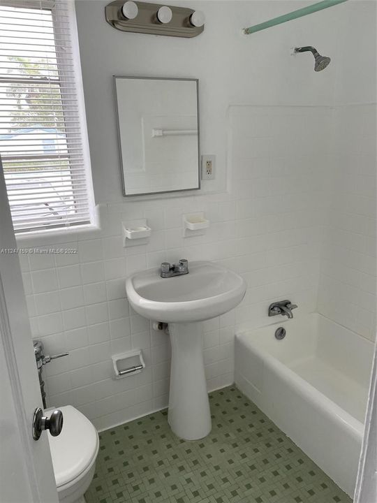 Недавно арендовано: $2,400 (2 спален, 2 ванн, 850 Квадратных фут)