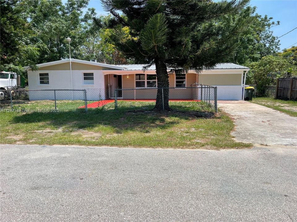 Recently Sold: $164,900 (3 beds, 1 baths, 1463 Square Feet)