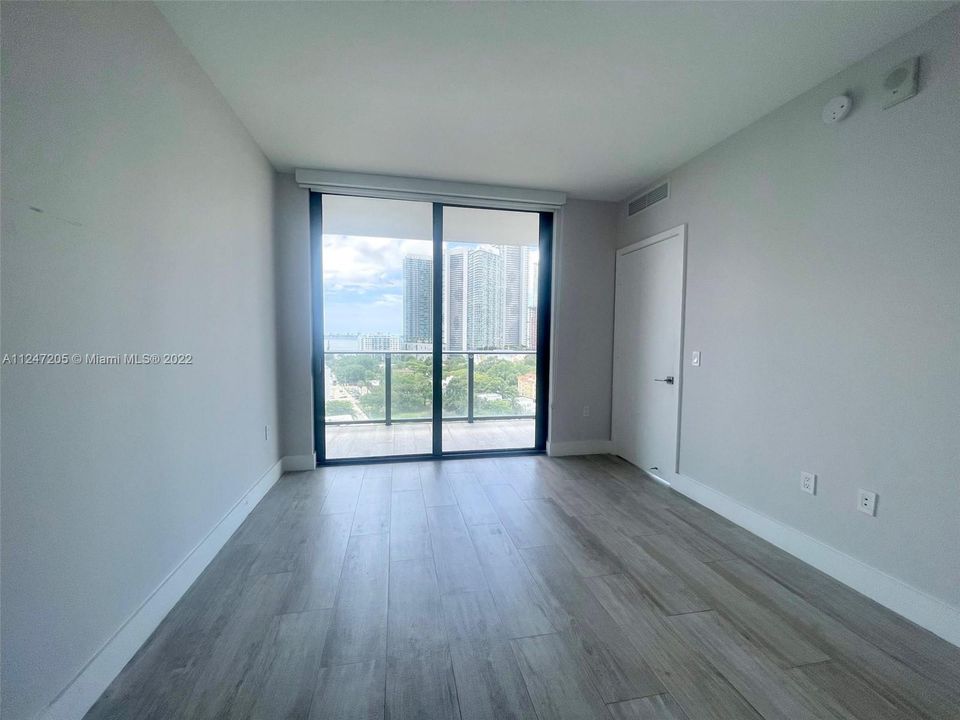 Recently Sold: $499,000 (1 beds, 1 baths, 713 Square Feet)
