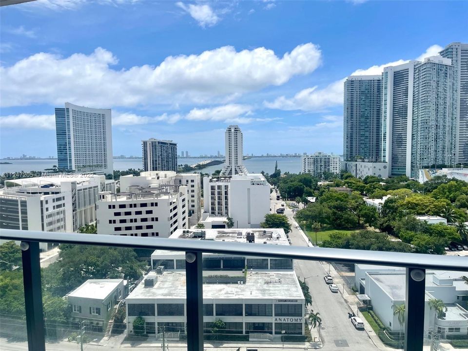 Recently Sold: $499,000 (1 beds, 1 baths, 713 Square Feet)