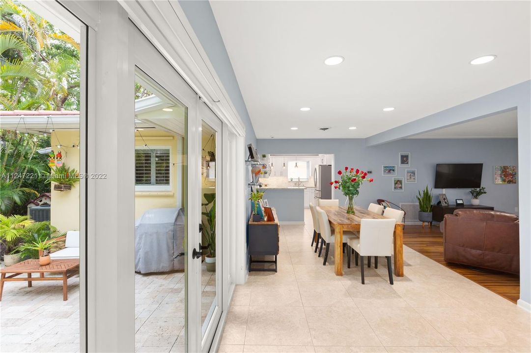Recently Sold: $1,198,000 (3 beds, 2 baths, 1655 Square Feet)