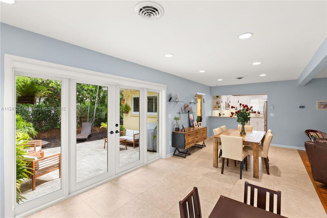 Recently Sold: $1,198,000 (3 beds, 2 baths, 1655 Square Feet)